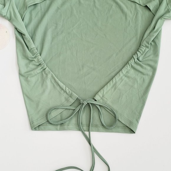 FULL CIRCLE TRENDS Back Cut Out Short Sleeve Top - Picture 4 of 7